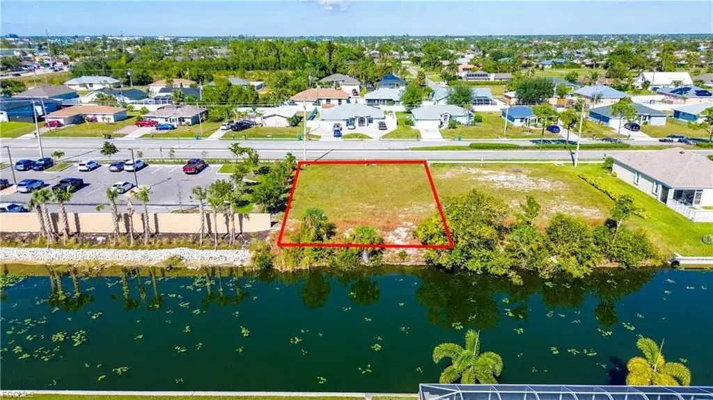 132 NICHOLAS Parkway E, Cape Coral FL 33990 photo 2