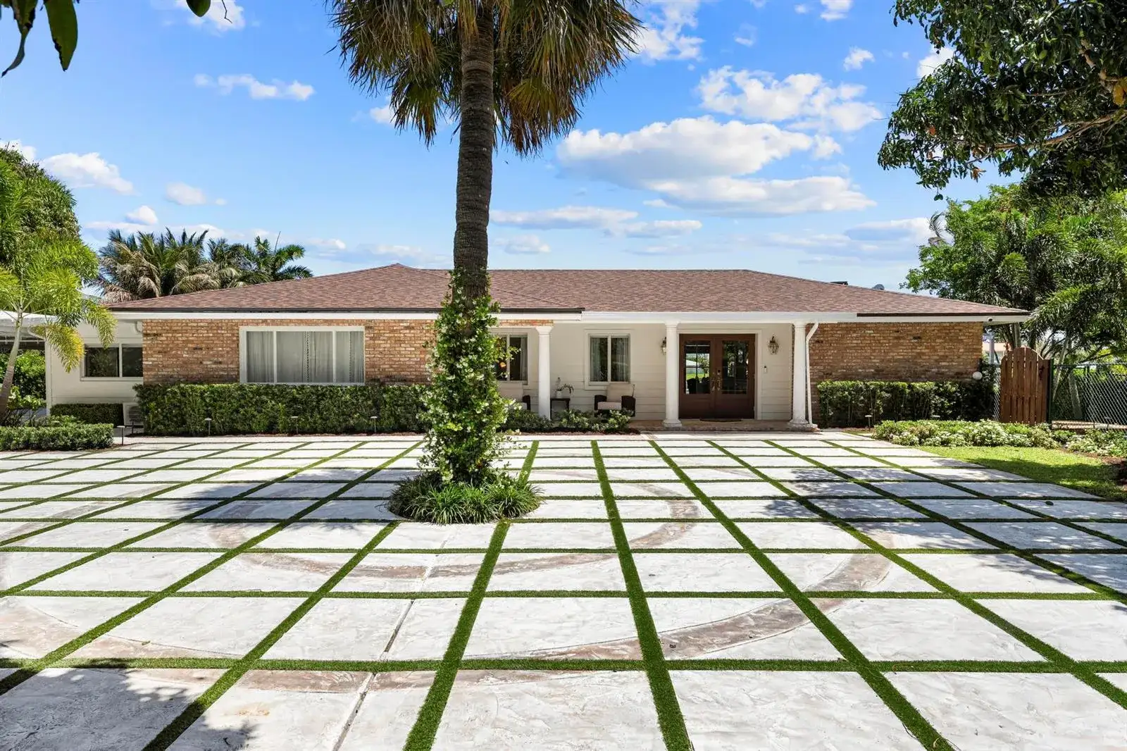 7400 W Lake Drive, Lake Clarke Shores FL 33406 photo 2
