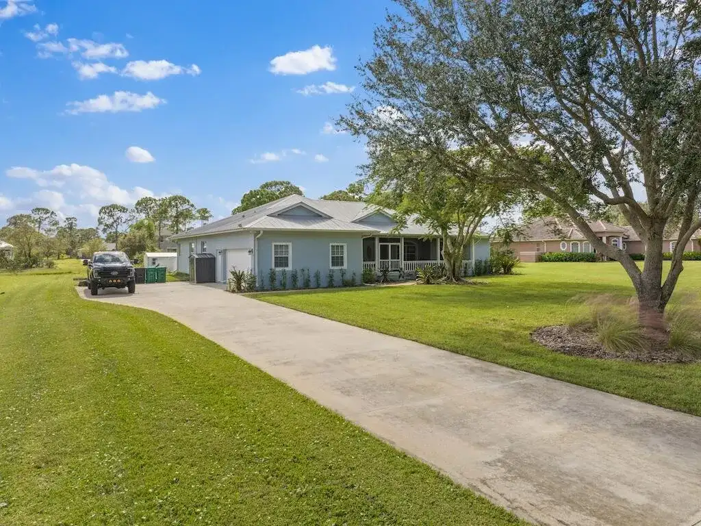 10611 Pine Needle Drive, Fort Pierce FL 34945 photo 2