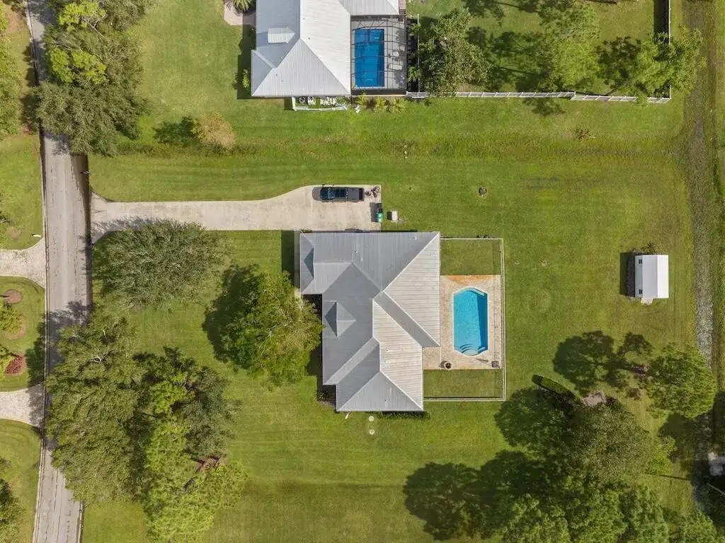 10611 Pine Needle Drive, Fort Pierce FL 34945 photo 3