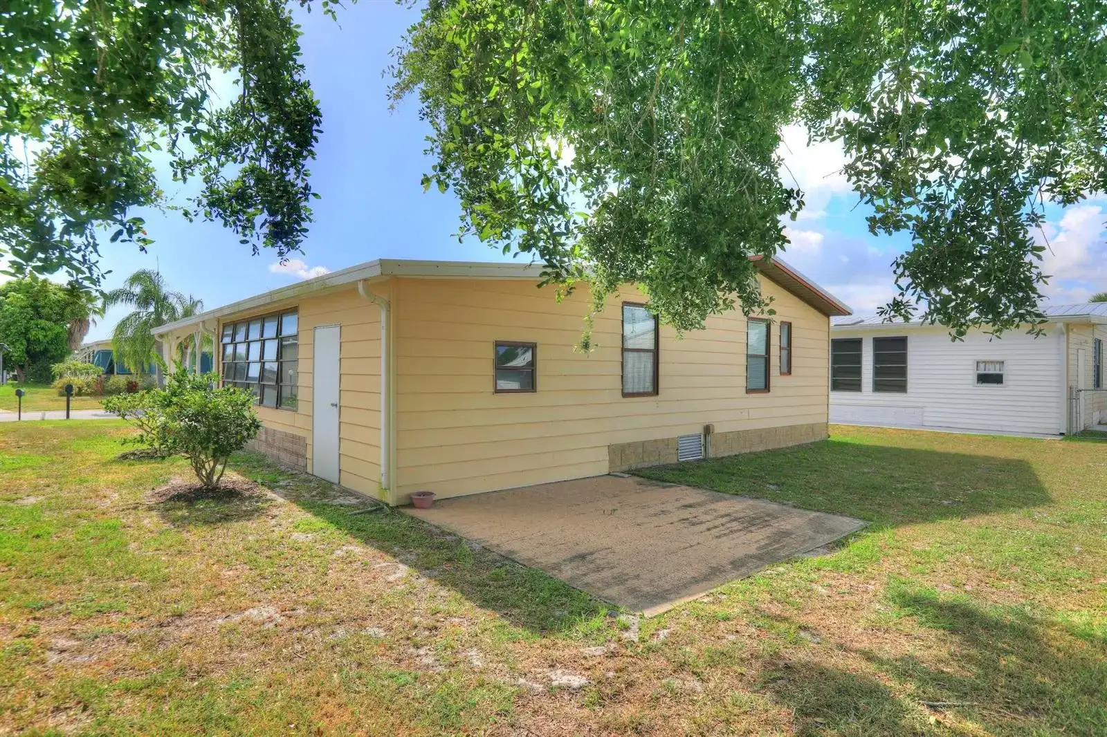 705 HYACINTH Circle, Barefoot Bay FL 32976 photo 4