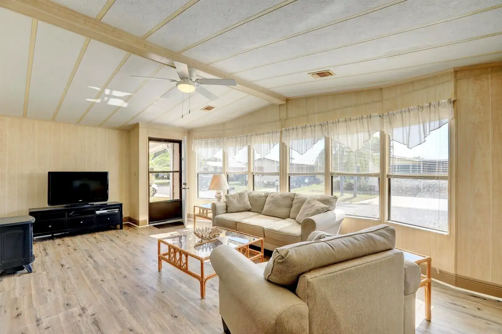 705 HYACINTH Circle, Barefoot Bay FL 32976 photo 5