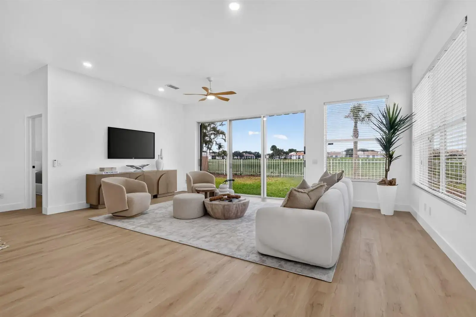 1115 Gator Trail, West Palm Beach FL 33409 photo 4