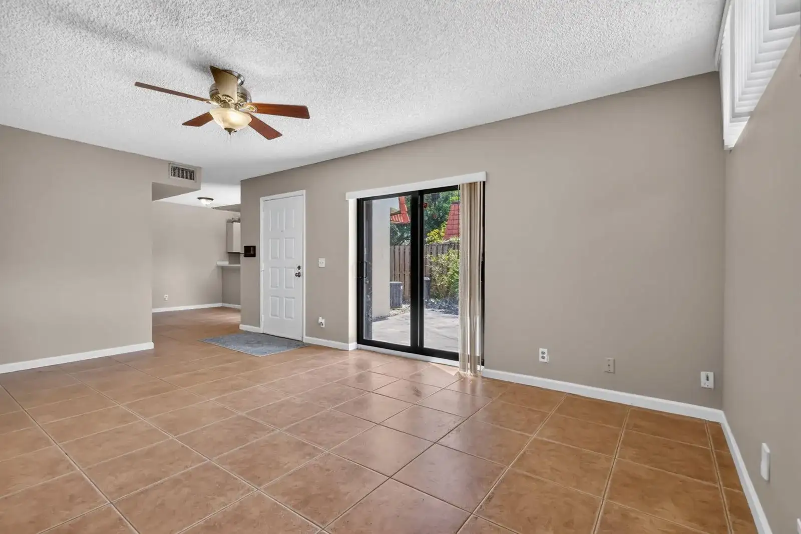 3659 VICTORIA Drive, West Palm Beach FL 33406 photo 4