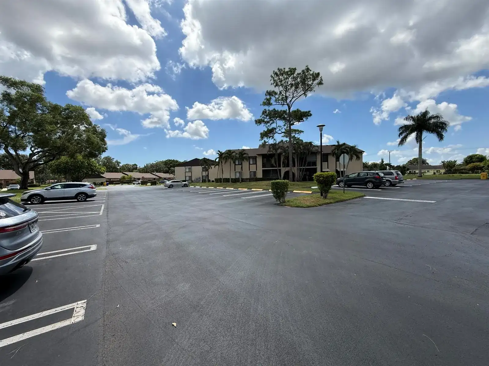 418 PINE GLEN Lane # 2, FL 33463 photo 3