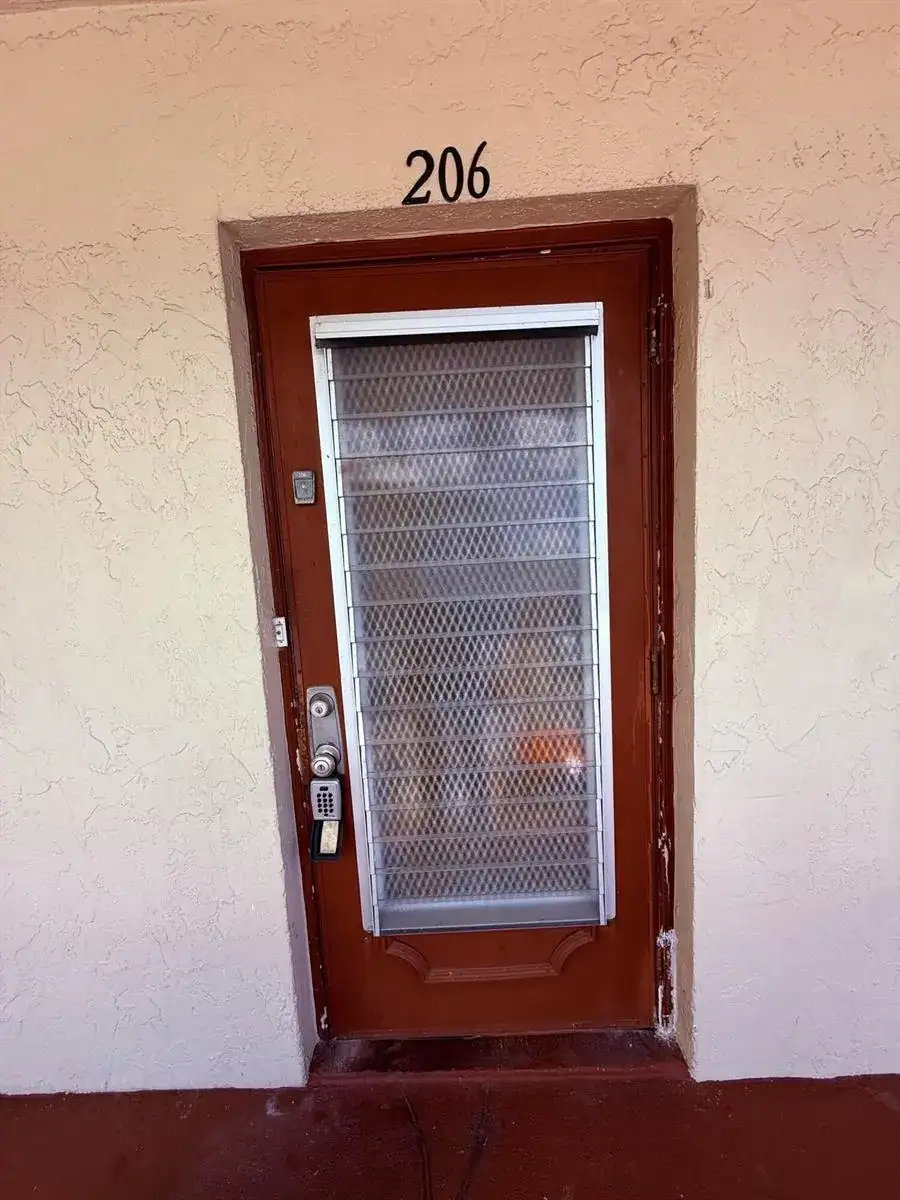 31 Abbey Lane # 206, Delray Beach FL 33446 photo 3