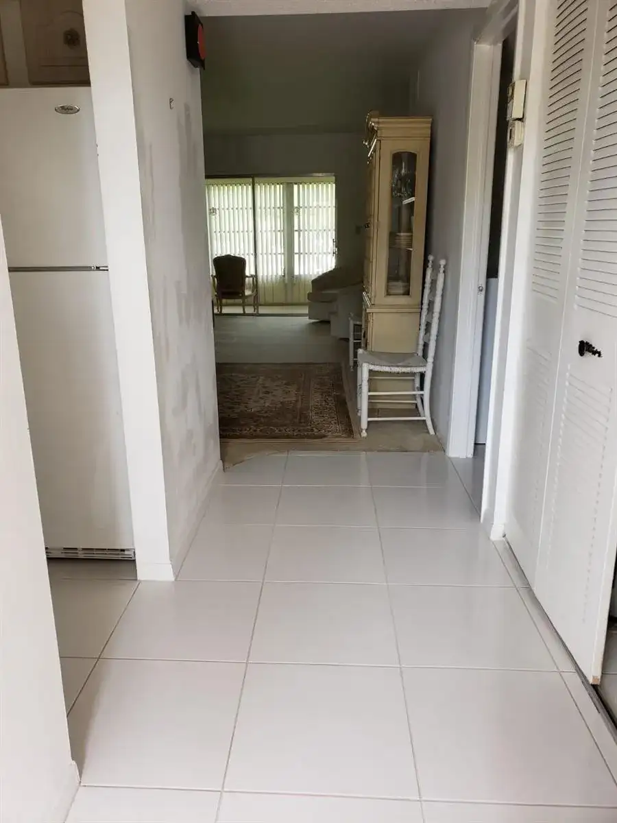 31 Abbey Lane # 206, Delray Beach FL 33446 photo 5