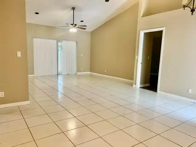 7570 NW 47TH Avenue, Coconut Creek FL 33073 photo 5