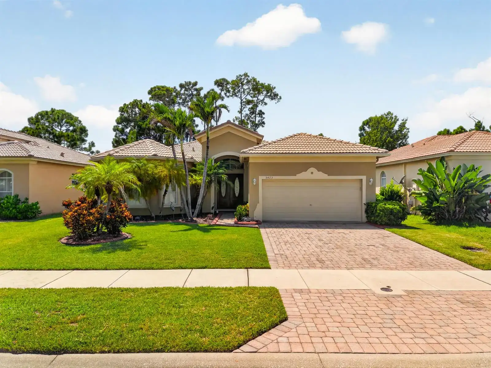 5423 PLACE LAKE Drive, Fort Pierce FL 34951 photo 2