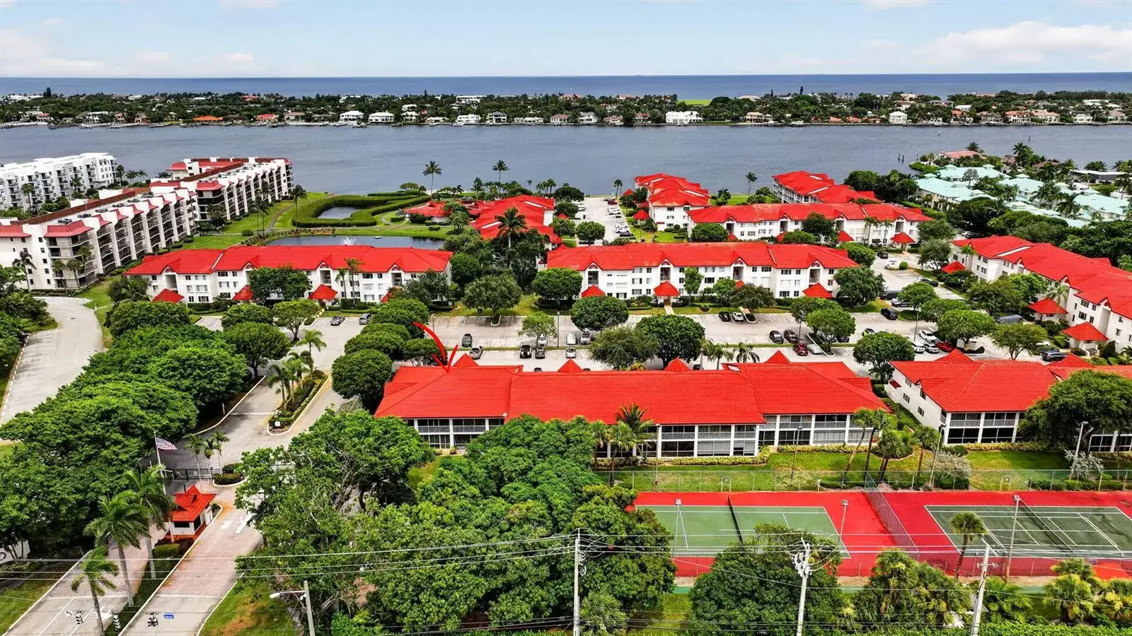 103 Half Moon Circle # H1, Hypoluxo FL 33462 photo 2