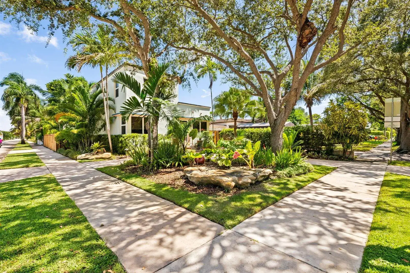 1555 MONROE Street, Hollywood FL 33020 photo 3
