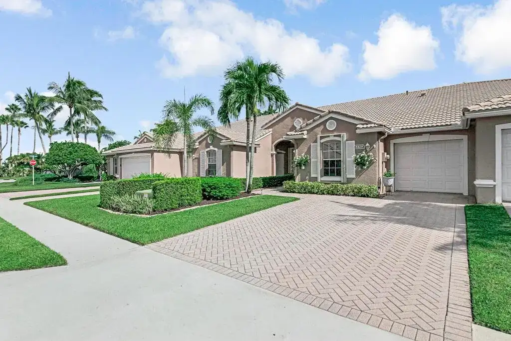 8429 LONG BAY, West Palm Beach FL 33411 photo 2