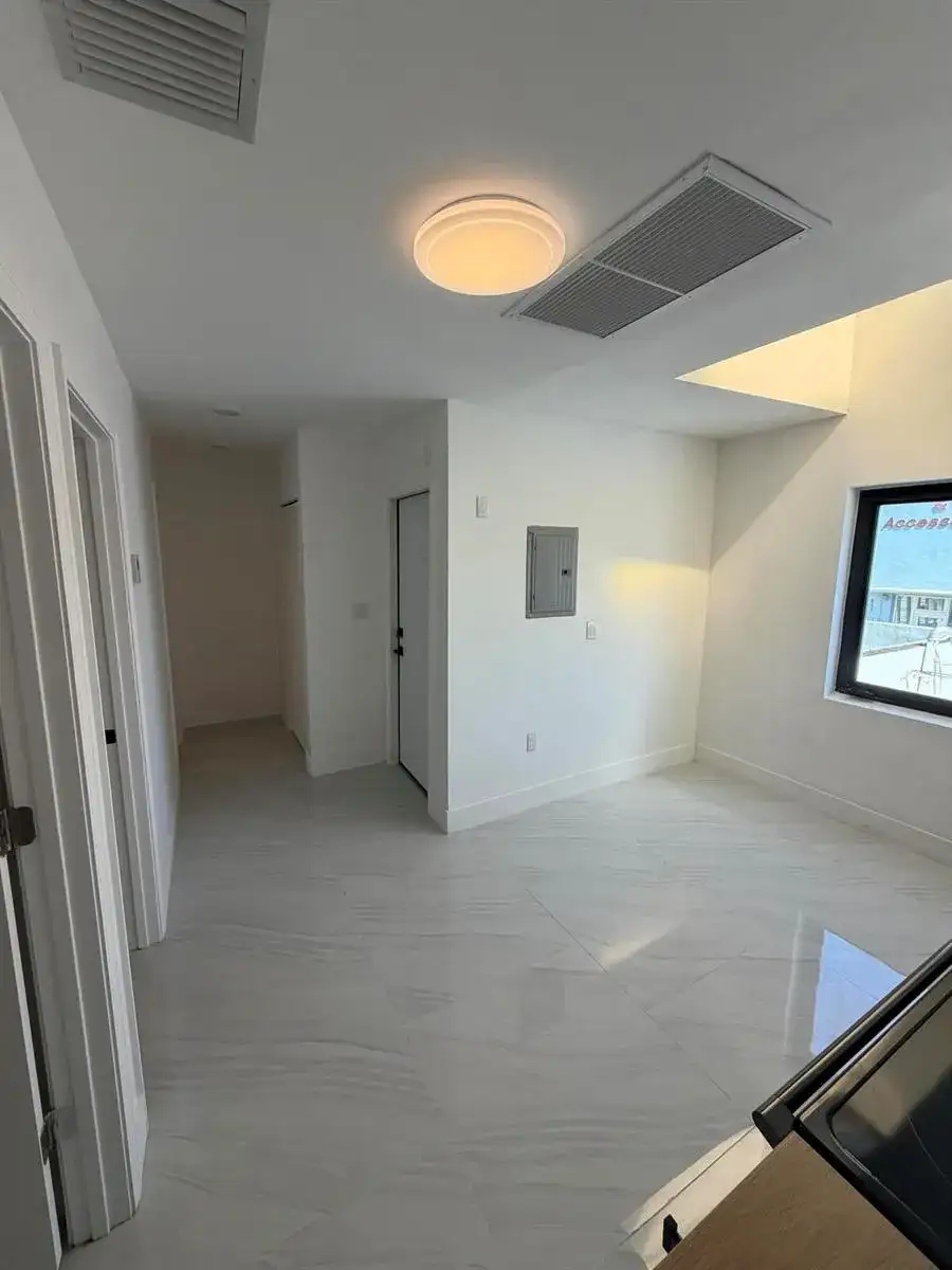 8211 BISCAYNE Boulevard # 1, Miami FL 33138 photo 4