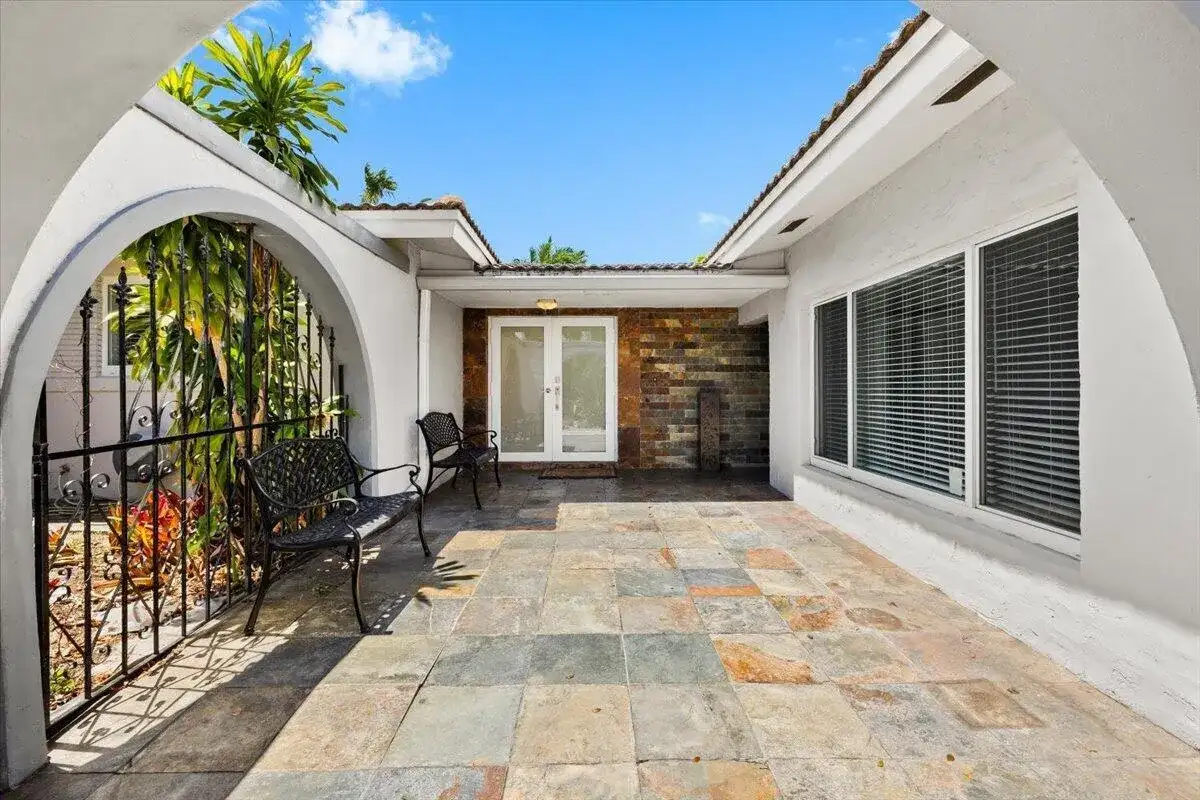 2137 NE 17TH Avenue, Wilton Manors FL 33305 photo 5
