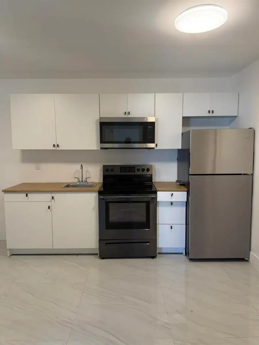 8211 BISCAYNE Boulevard # 2, Miami FL 33138 photo 3