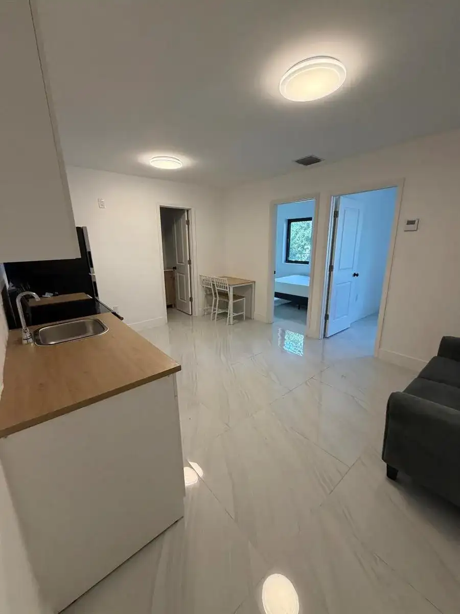8211 BISCAYNE Boulevard # 2, Miami FL 33138 photo 5