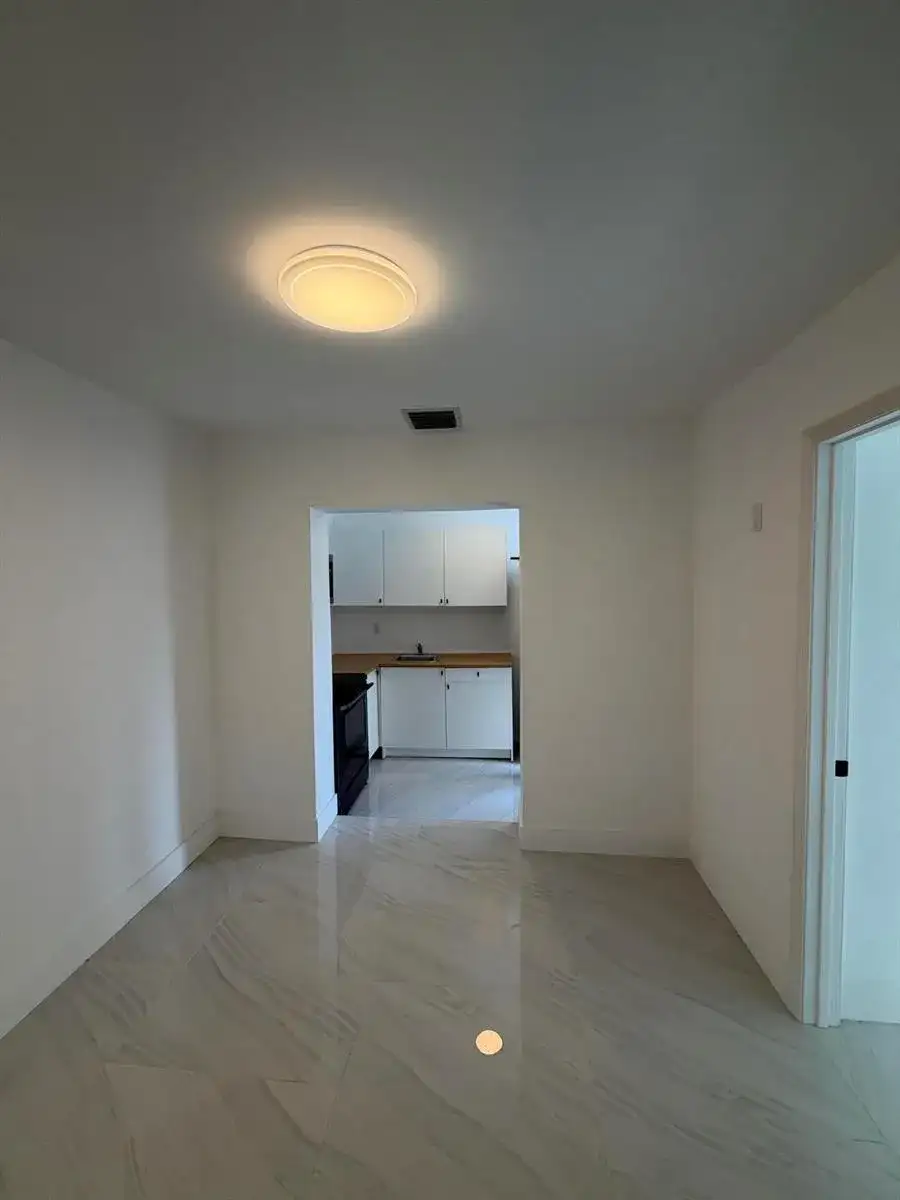 8211 BISCAYNE Boulevard # 3, Miami FL 33138 photo 5