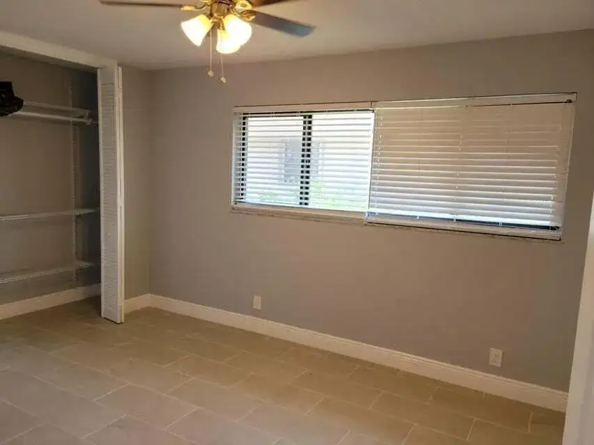 4010 N SHORE Drive, West Palm Beach FL 33407 photo 5