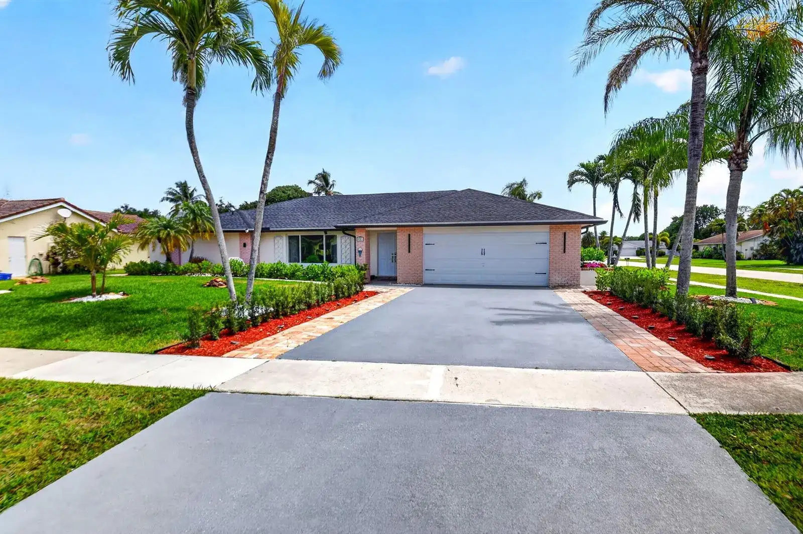 990 Hickory Trail, Wellington FL 33414 photo 2