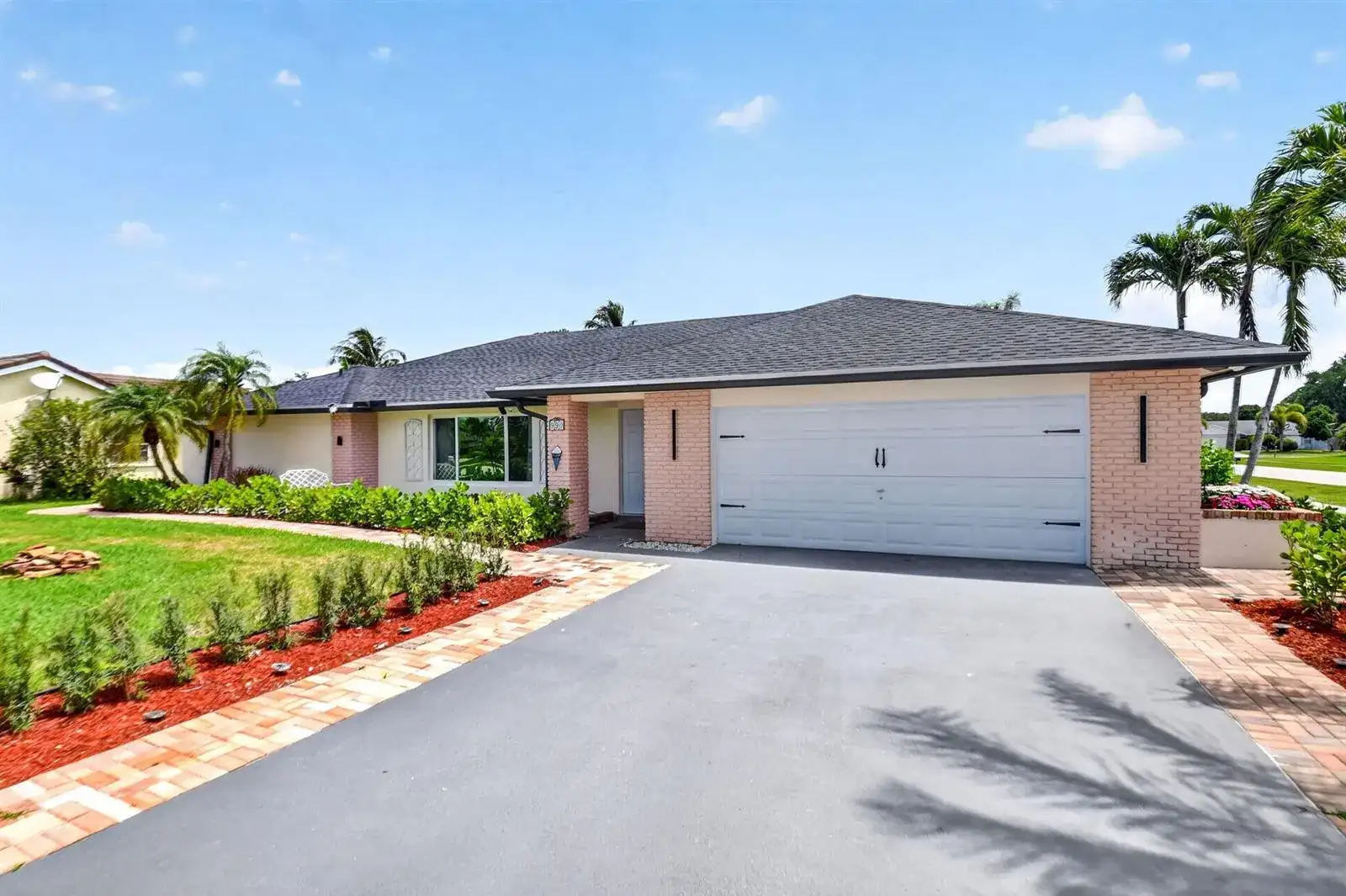 990 Hickory Trail, Wellington FL 33414 photo 3