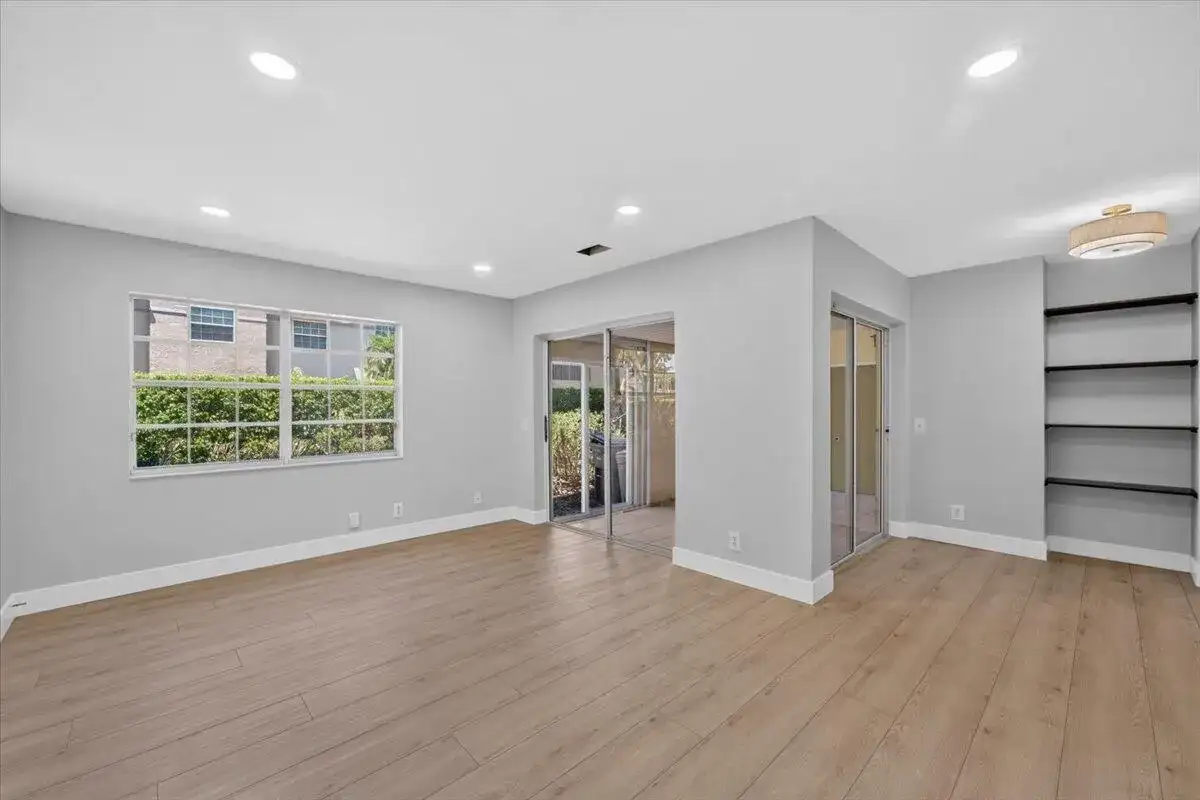 6611 Via Regina, Boca Raton FL 33433 photo 5