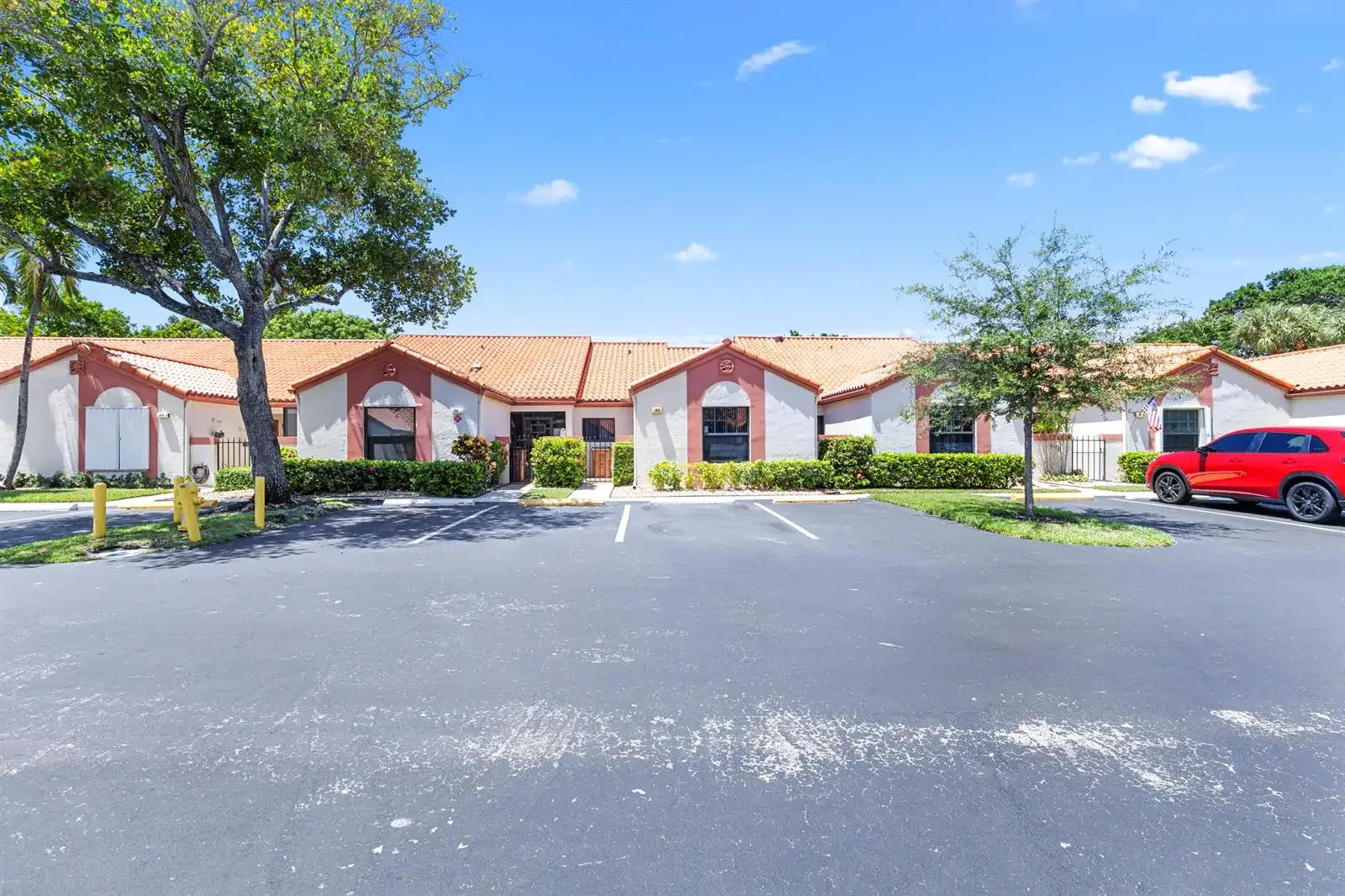 84 CENTENNIAL Court, Deerfield Beach FL 33442 photo 2