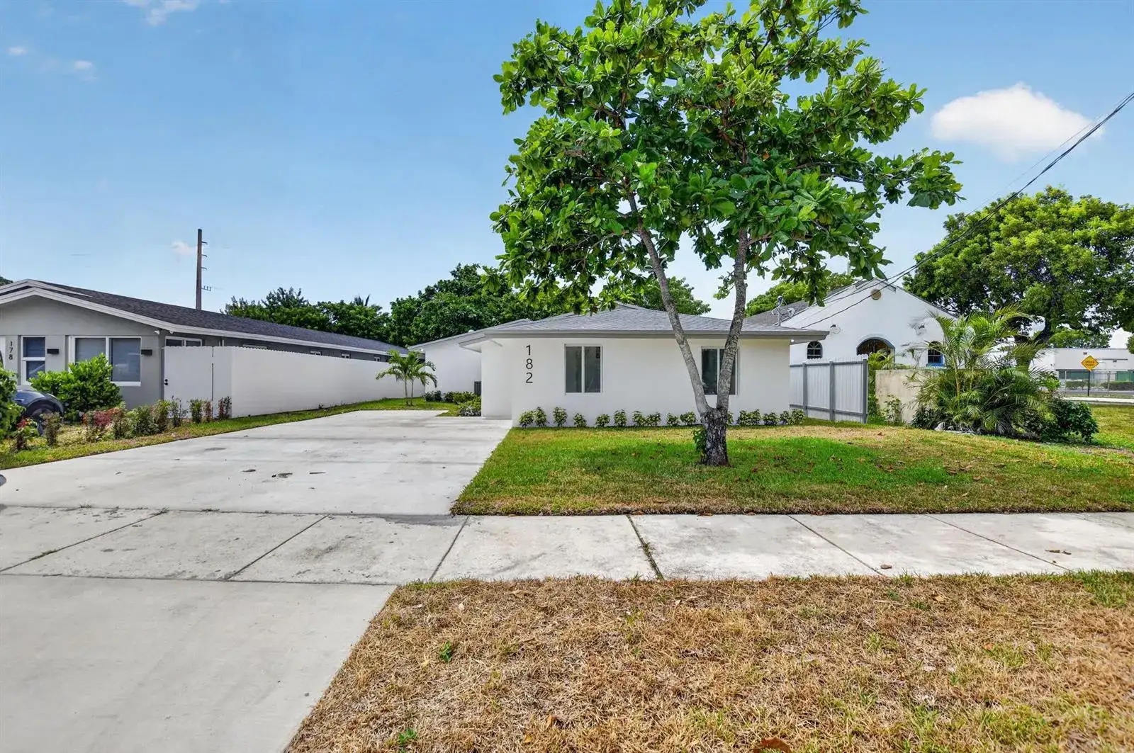 182 SW 6 Street, Deerfield Beach FL 33441 photo 2