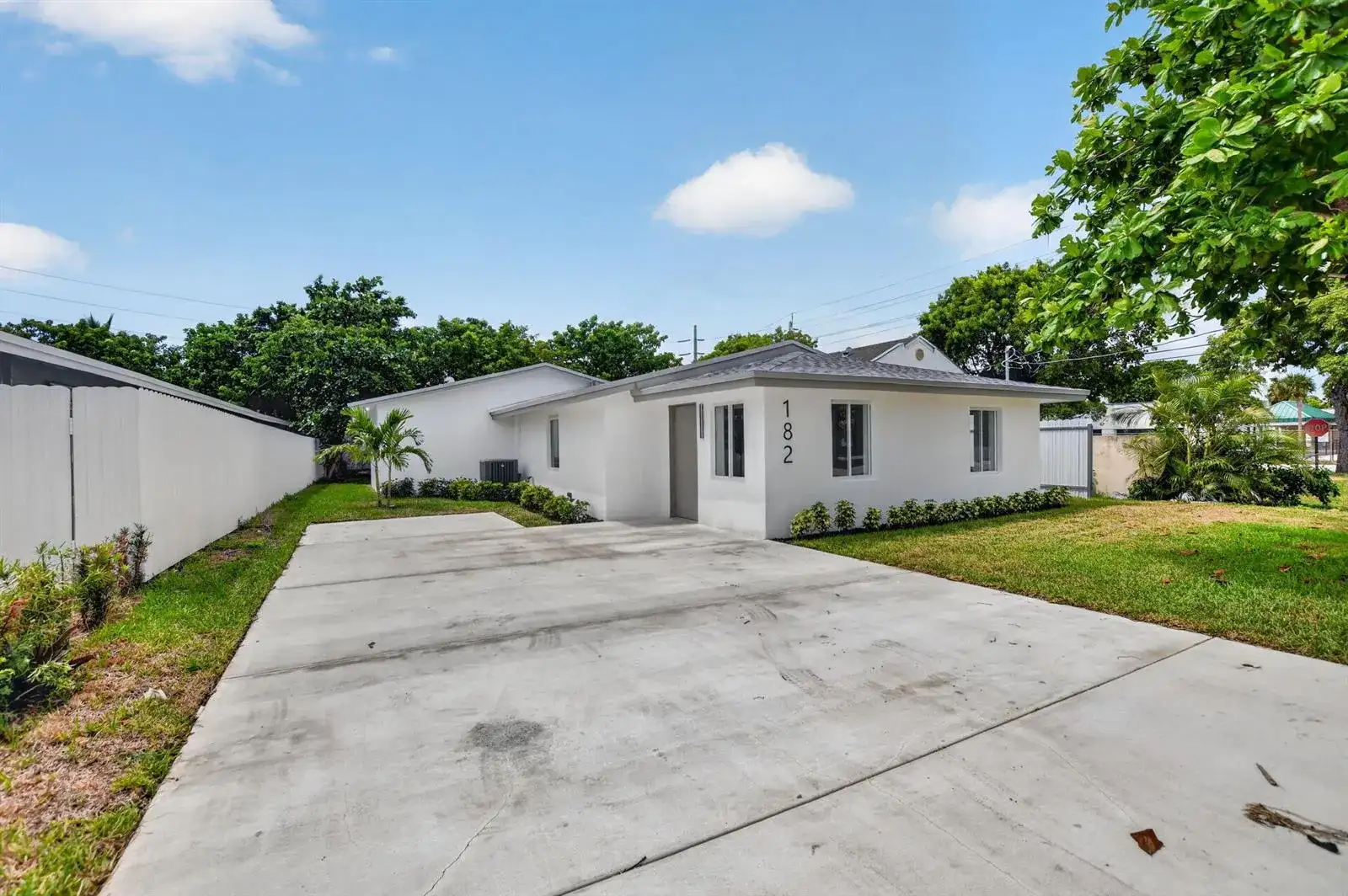 182 SW 6 Street, Deerfield Beach FL 33441 photo 3