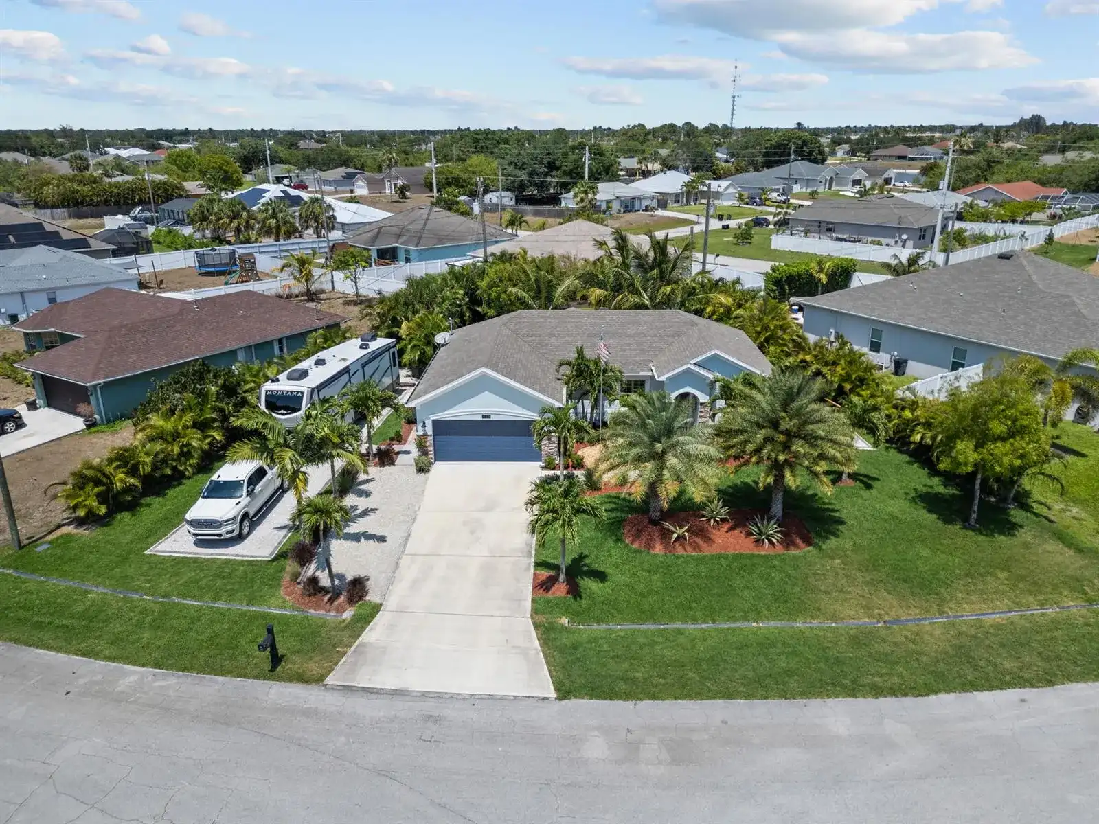 449 SW BRADSHAW Circle, Port St. Lucie FL 34953 photo 3