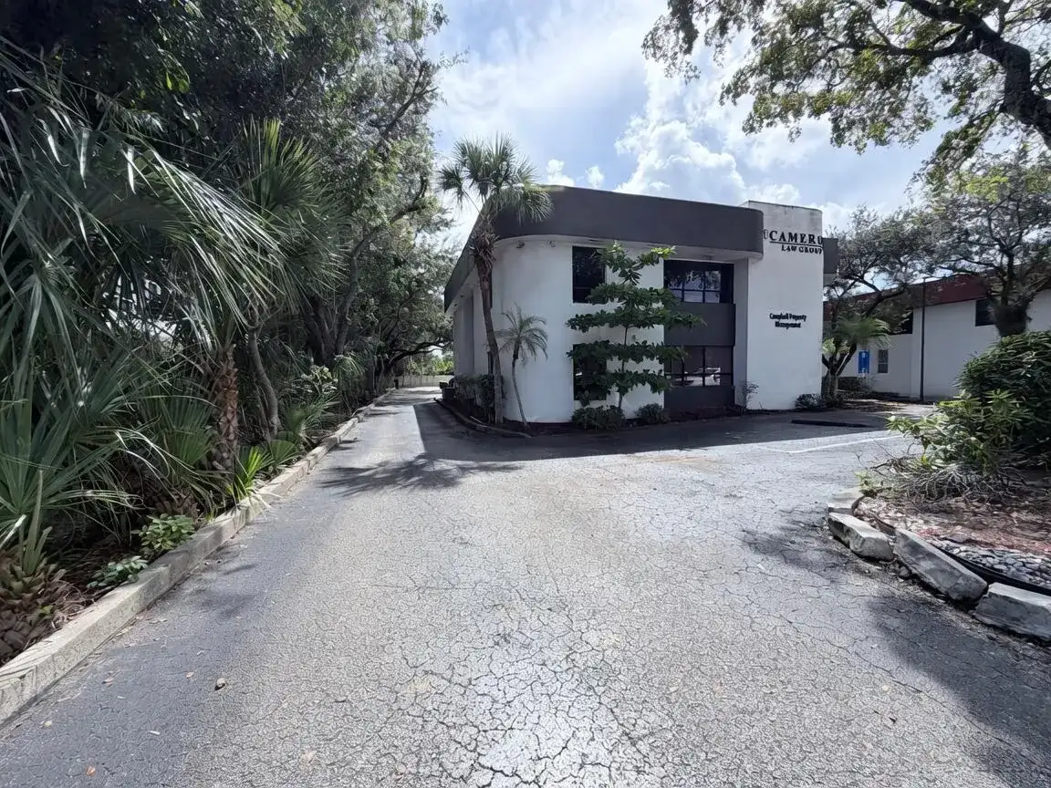8010 N UNIVERSITY Drive, Tamarac FL 33321 photo 2
