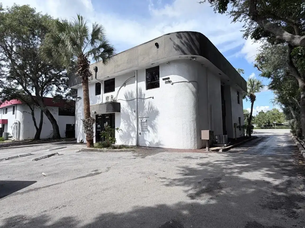 8010 N UNIVERSITY Drive, Tamarac FL 33321 photo 3