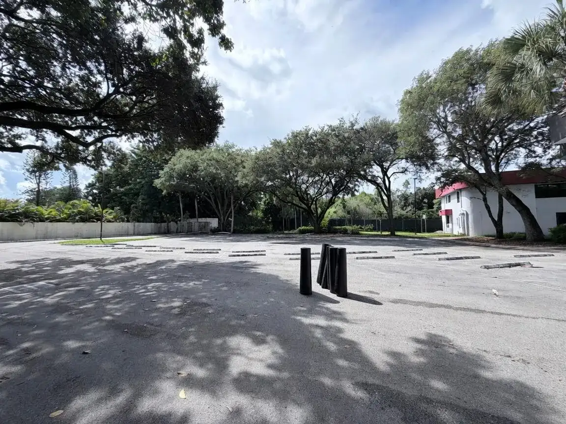 8010 N UNIVERSITY Drive, Tamarac FL 33321 photo 5