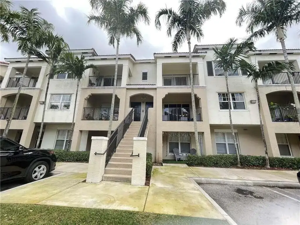 5820 W Sample Road # 305, Coral Springs FL 33063 photo 2