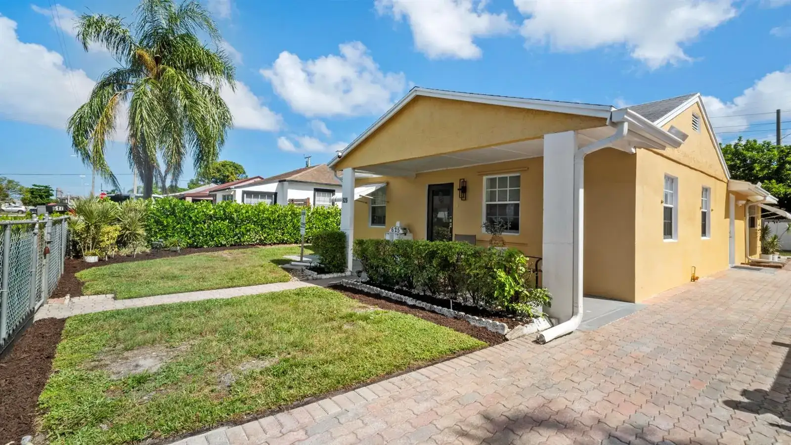 625 W 2ND Street, Riviera Beach FL 33404 photo 3