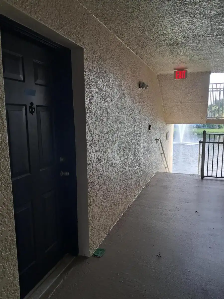 181 SW Palm Drive # 204, Port St. Lucie FL 34986 photo 2