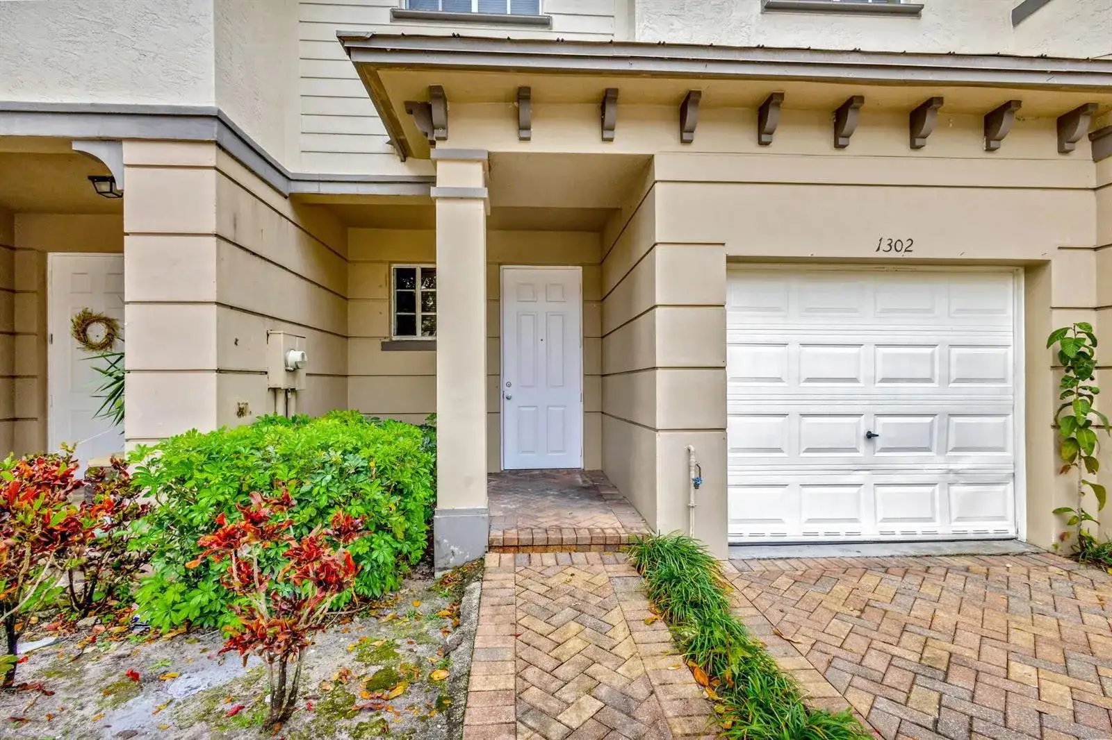 1302 LUCAYA Drive, Riviera Beach FL 33404 photo 4