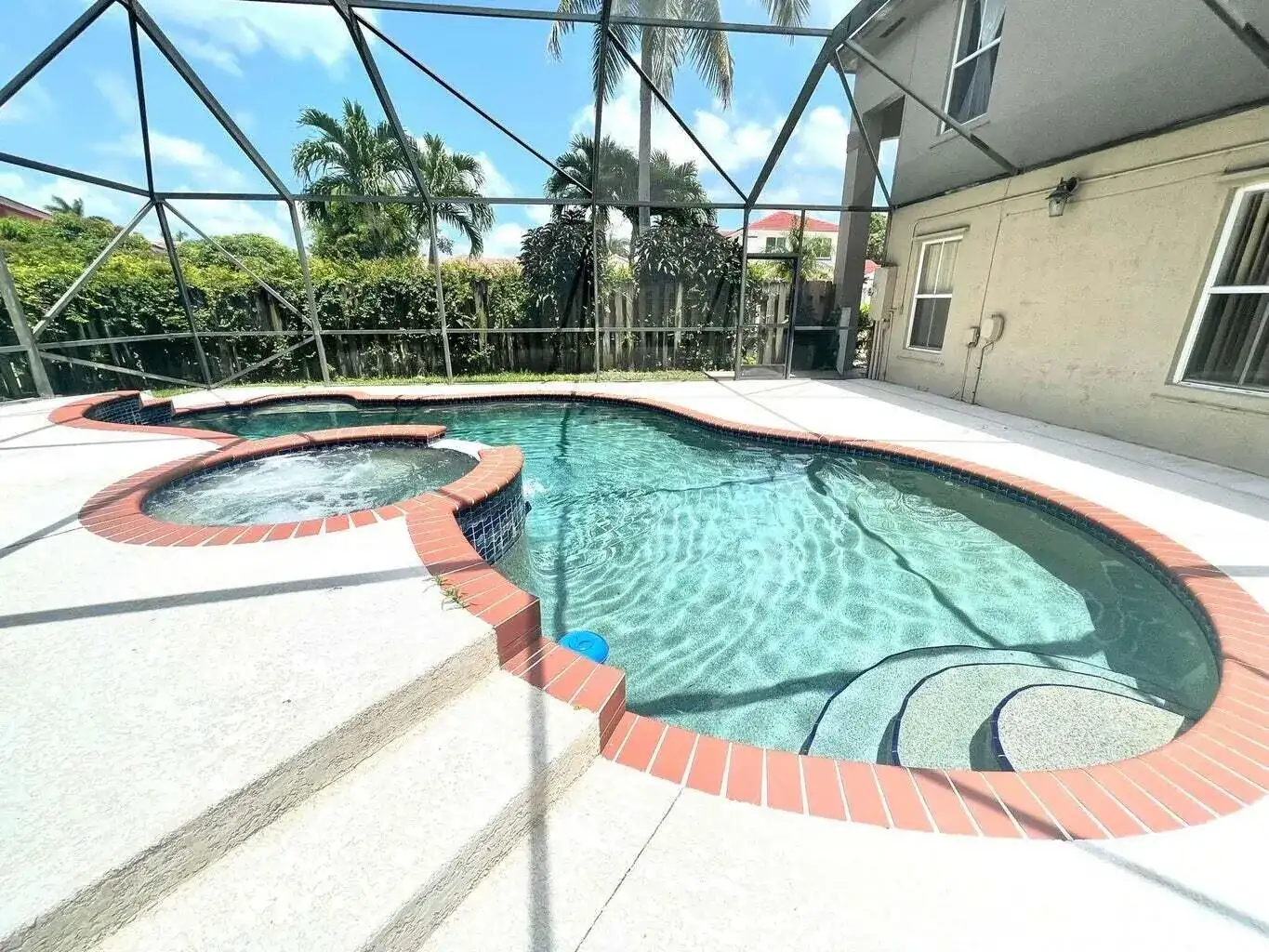 3123 Sunset Circle, Margate FL 33063 photo 3