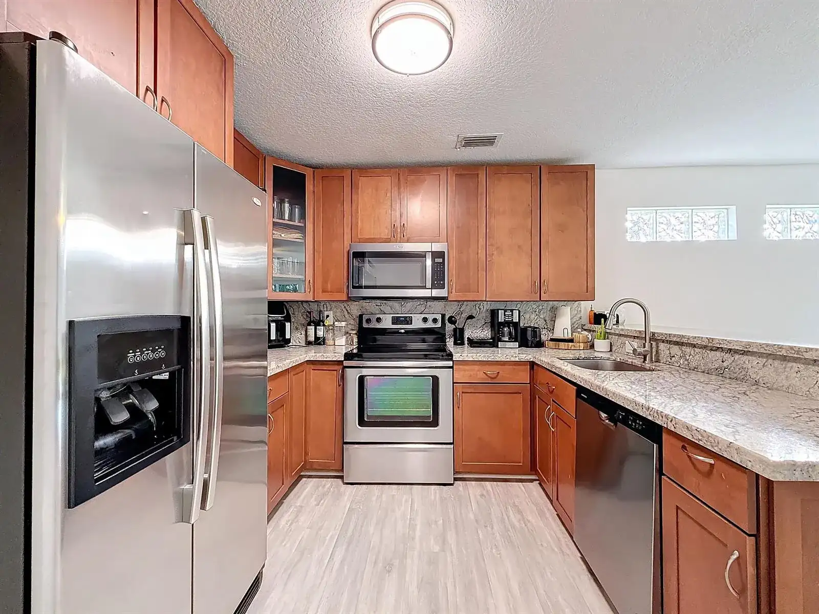 3123 Sunset Circle, Margate FL 33063 photo 4