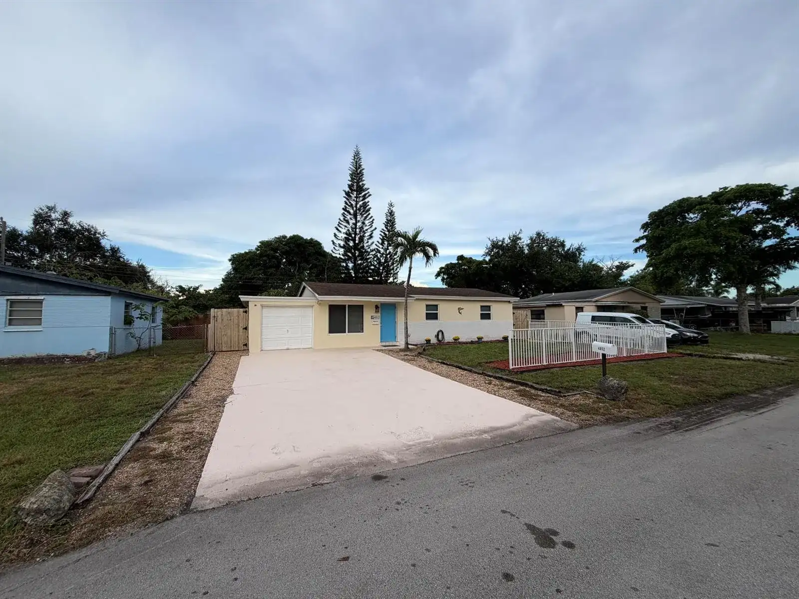 4852 SW 44TH Terrace, Dania Beach FL 33314 photo 2