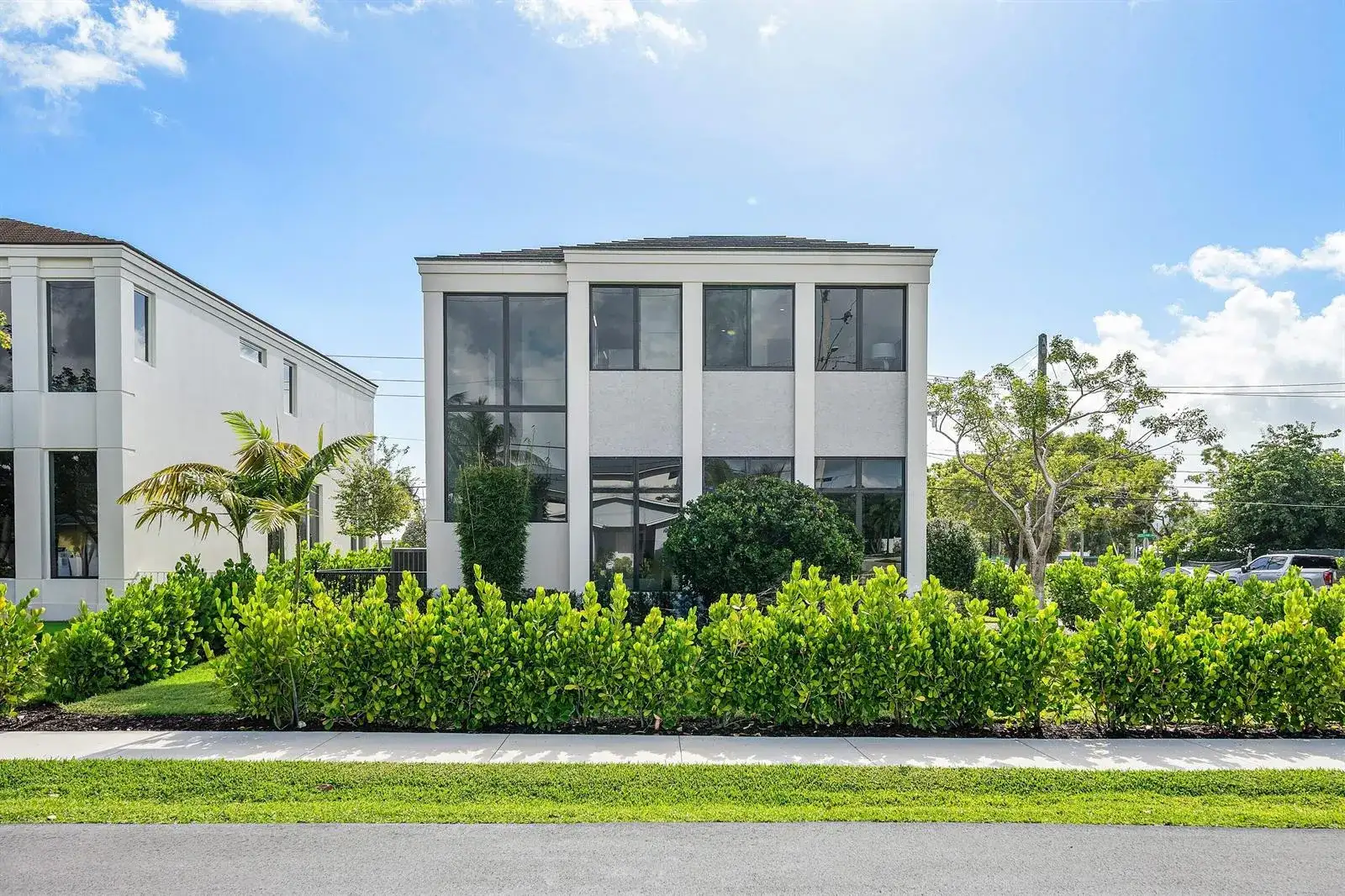 521 SE 4TH Avenue, Delray Beach FL 33483 photo 2