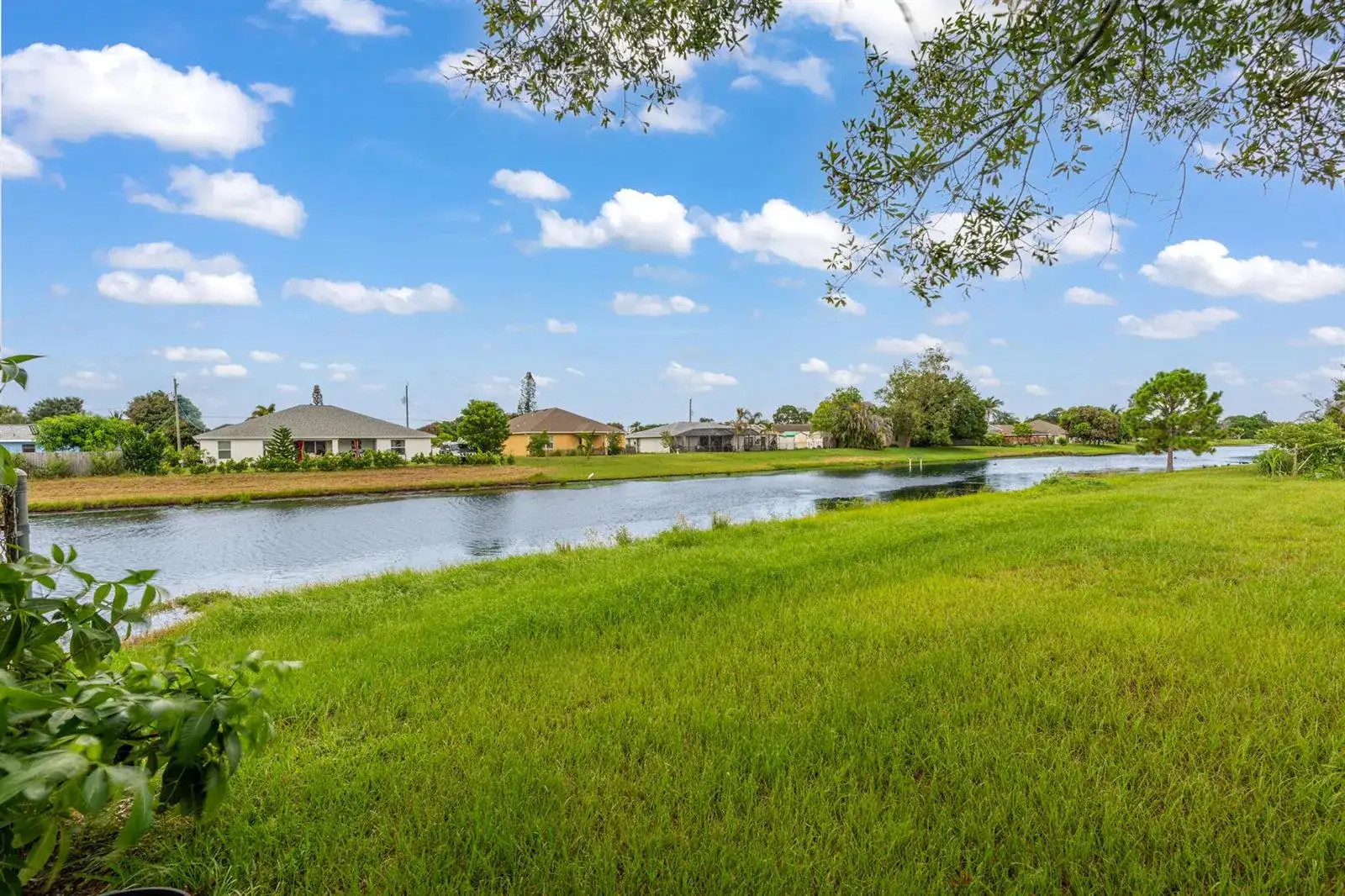 2386 SE Manor Avenue, Port St. Lucie FL 34952 photo 2