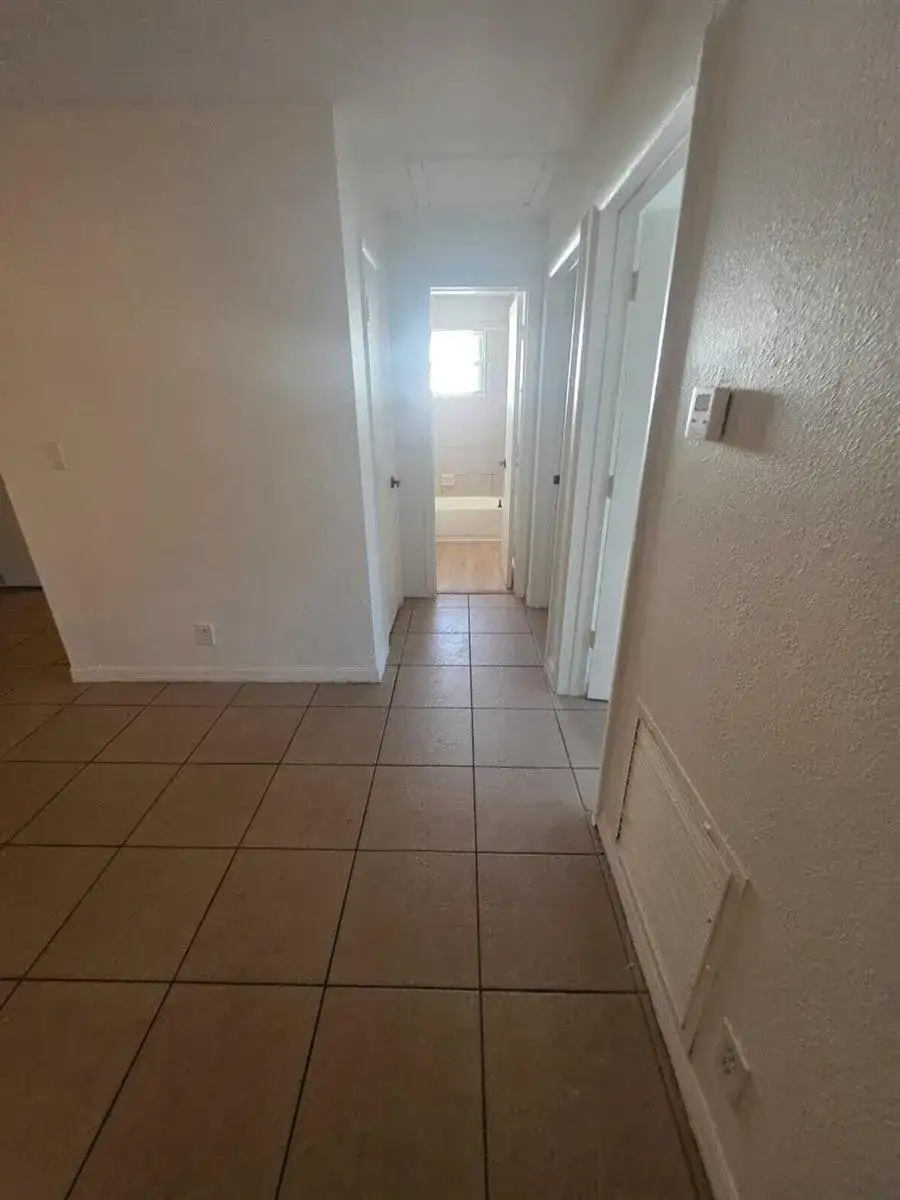 404 NE 4th Street # 1, Pompano Beach FL 33060 photo 2