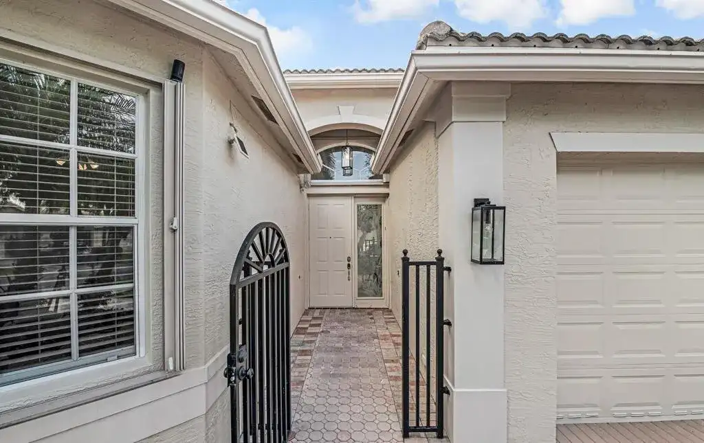8225 La Jolla Vista Lane, Lake Worth FL 33467 photo 2