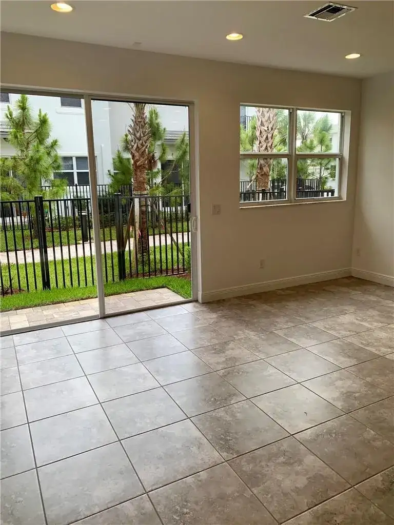 6954 PINES Circle # 51, Coconut Creek FL 33073 photo 2