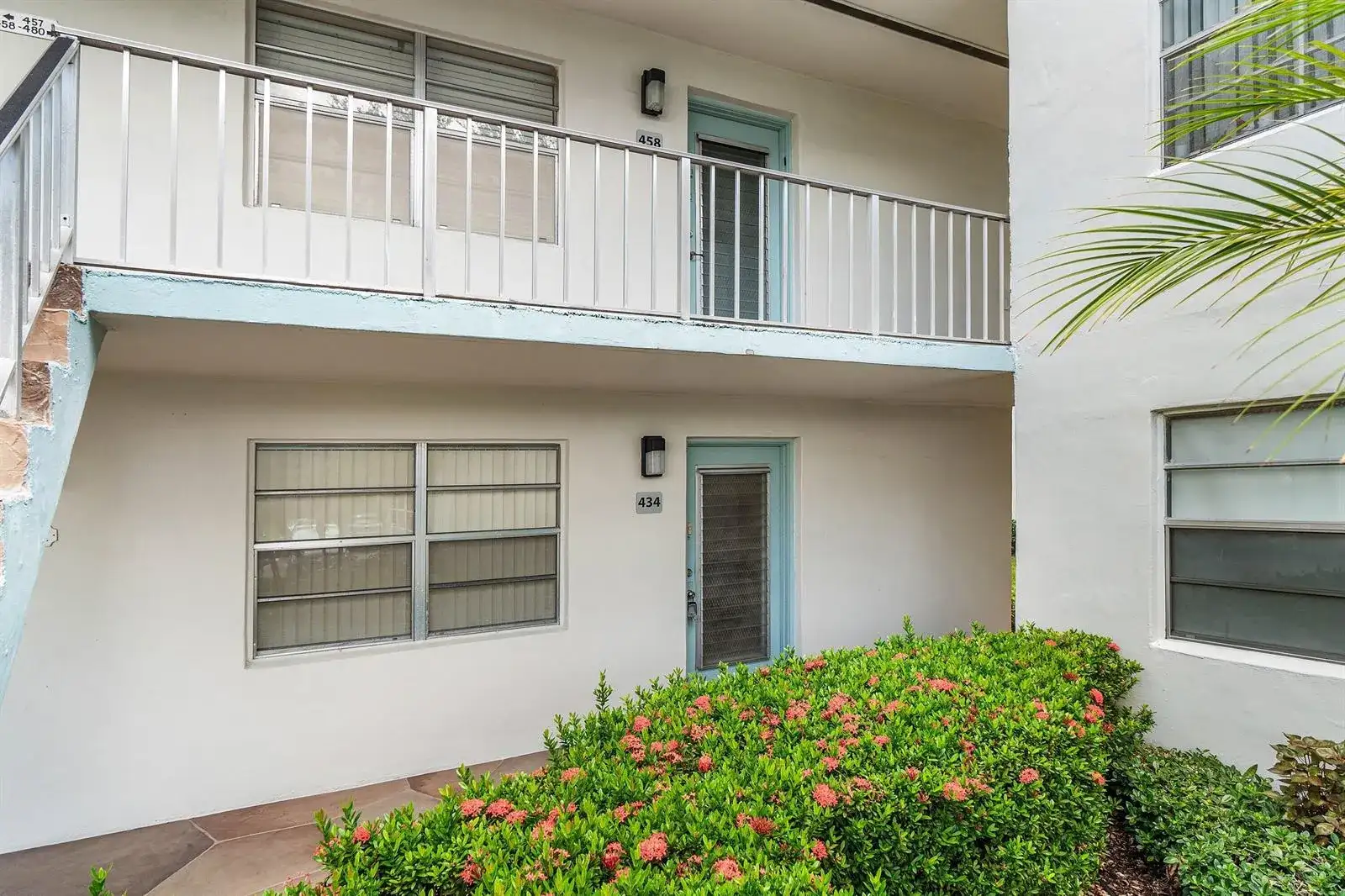 434 Normandy J, Delray Beach FL 33484 photo 2