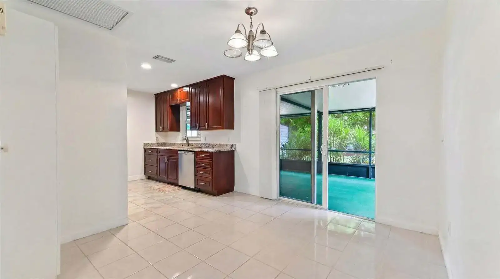 428 ALEMEDA Drive, Palm Springs FL 33461 photo 4