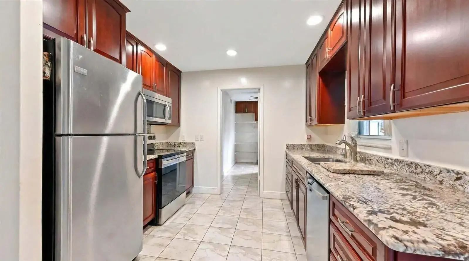 428 ALEMEDA Drive, Palm Springs FL 33461 photo 5