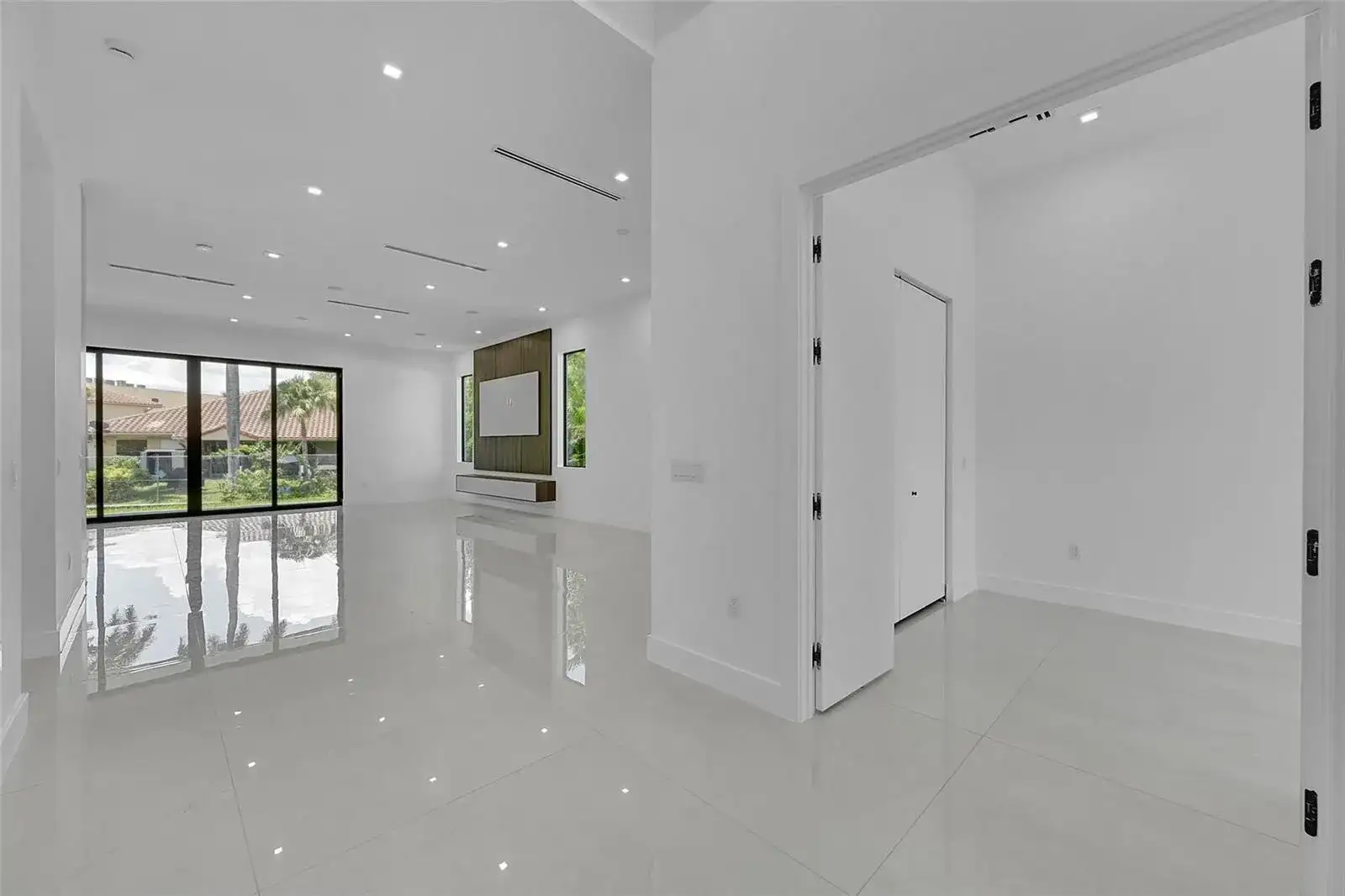 656 NW 21st Street, Fort Lauderdale FL 33311 photo 2