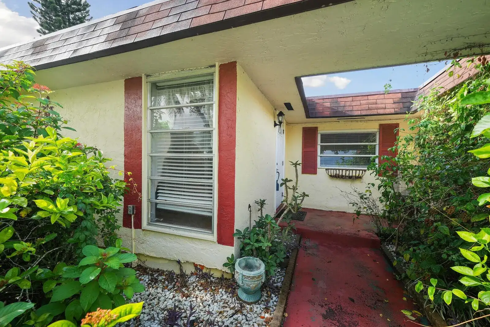 6311 NW 72nd Avenue, Tamarac FL 33321 photo 3