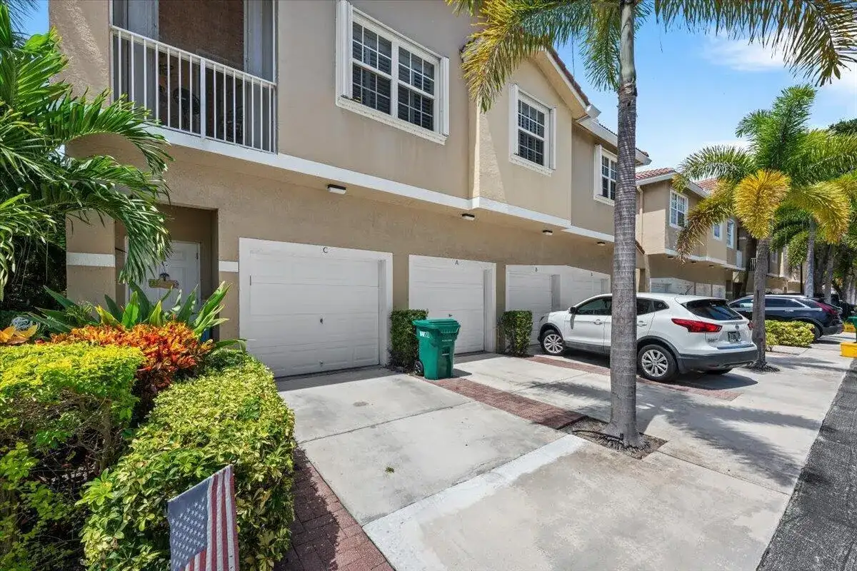 113 LIGHTHOUSE Circle # C, Tequesta FL 33469 photo 3